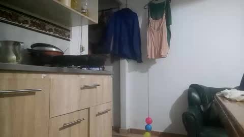 suarez25422459 online show from 11-18-25, 10:09