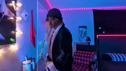 Hot Chocolate online show from 11-30-25, 08:40