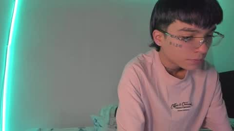 Snapshot of submissive_boyy_ chatting on 01-19-25, 05:07 nico online show from 01-19-25, 05:07