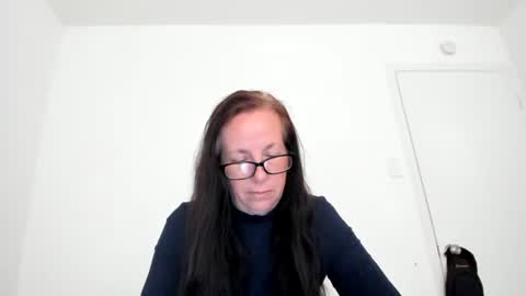 Snapshot of submissivepeachgoddess chatting on 05-17-26, 01:18 Submissie Peach Goddess online show from 05-17-26, 01:18