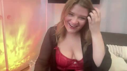 Snapshot of submissivescarletxo chatting on 05-07-26, 07:19 Scarlet online show from 05-07-26, 07:19