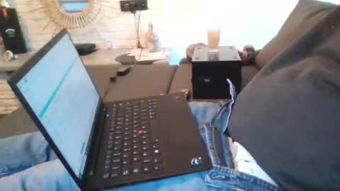 Snapshot of submissivguy chatting on 09-27-25, 04:45 submissivguy online show from 09-27-25, 04:45