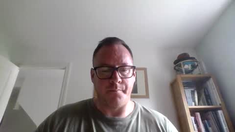 Snapshot of subpig84 chatting on 06-06-26, 12:32 Sub Male online show from 06-06-26, 12:32