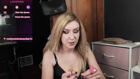 Polly online show from 03-10-25, 03:20