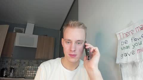 Snapshot of successful_kevin chatting on 11-02-25, 01:35 Kevin online show from 11-02-25, 01:35