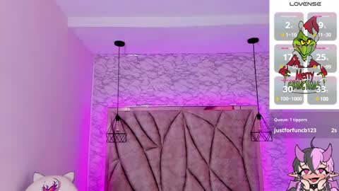 Snapshot of succubus_girl_ chatting on 12-14-24, 06:30 Alexy online show from 12-14-24, 06:30