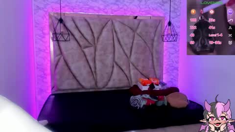 Snapshot of succubus_girl_ chatting on 12-22-24, 01:00 Alexy online show from 12-22-24, 01:00