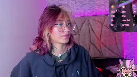 Snapshot of succubus_girl_ chatting on 12-24-24, 03:16 Alexy online show from 12-24-24, 03:16