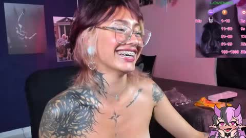 Snapshot of succubus_girl_ chatting on 02-15-25, 01:21 Alexy online show from 02-15-25, 01:21