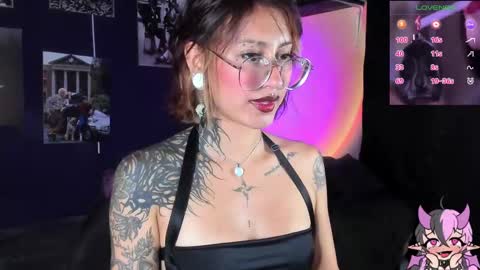 Snapshot of succubus_girl_ chatting on 09-11-25, 10:32 Alexy online show from 09-11-25, 10:32