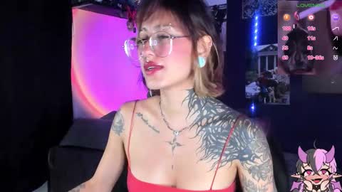 Snapshot of succubus_girl_ chatting on 09-20-25, 12:11 Alexy online show from 09-20-25, 12:11