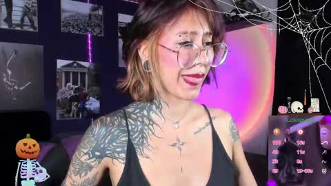 Snapshot of succubus_girl_ chatting on 10-03-25, 12:51 Alexy online show from 10-03-25, 12:51