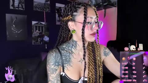 Snapshot of succubus_girl_ chatting on 12-05-25, 03:30 Alexy online show from 12-05-25, 03:30