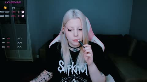 Snapshot of succubus_leslie chatting on 12-05-24, 01:17 succubus_leslie online show from 12-05-24, 01:17