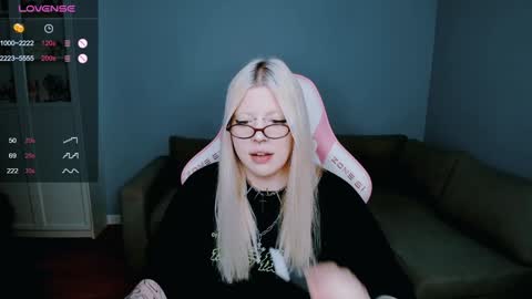 Snapshot of succubus_leslie chatting on 12-22-24, 02:27 succubus_leslie online show from 12-22-24, 02:27