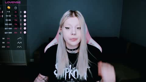 Snapshot of succubus_leslie chatting on 01-20-25, 12:28 succubus_leslie online show from 01-20-25, 12:28