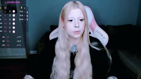 Snapshot of succubus_leslie chatting on 09-09-25, 11:04 succubus_leslie online show from 09-09-25, 11:04