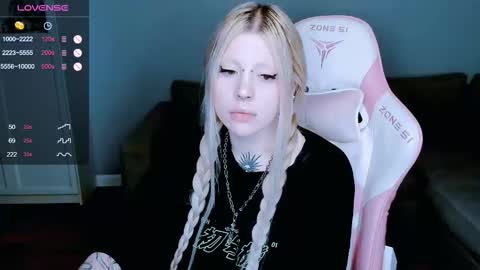 Snapshot of succubus_leslie chatting on 10-04-25, 12:52 succubus_leslie online show from 10-04-25, 12:52