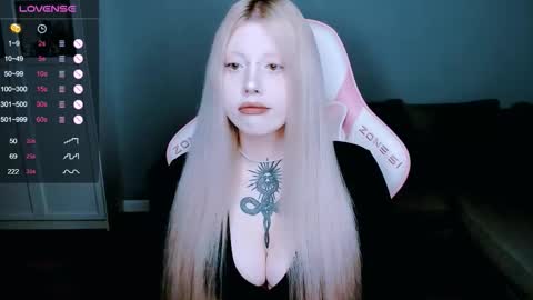 Snapshot of succubus_leslie chatting on 10-06-25, 11:35 succubus_leslie online show from 10-06-25, 11:35