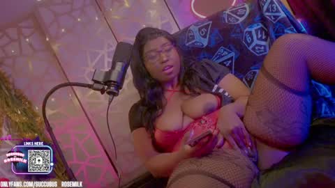 Snapshot of succubus_rosemilk chatting on 01-07-25, 03:35 Succubus RoseMilk online show from 01-07-25, 03:35