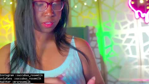 Snapshot of succubus_rosemilk chatting on 01-21-25, 06:11 Succubus RoseMilk online show from 01-21-25, 06:11