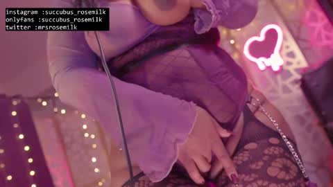 Snapshot of succubus_rosemilk chatting on 02-25-25, 02:47 Succubus RoseMilk online show from 02-25-25, 02:47