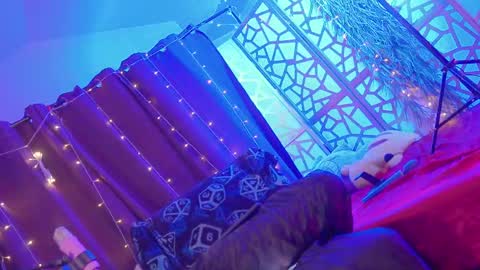 Snapshot of succubus_rosemilk chatting on 03-02-25, 03:13 Succubus RoseMilk online show from 03-02-25, 03:13