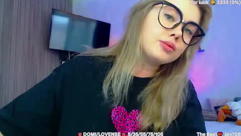 suchcute_ online show from 03-06-26, 02:41