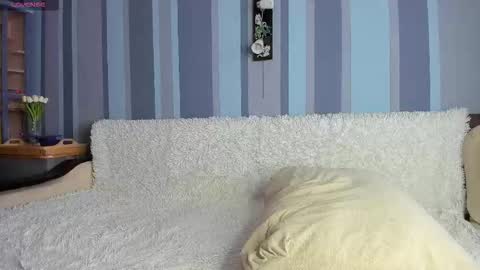 Snapshot of sucklovers chatting on 09-09-25, 12:05 Kat Martinez online show from 09-09-25, 12:05