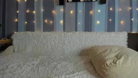 Snapshot of sucklovers chatting on 02-25-26, 11:31 Kat Martinez online show from 02-25-26, 11:31