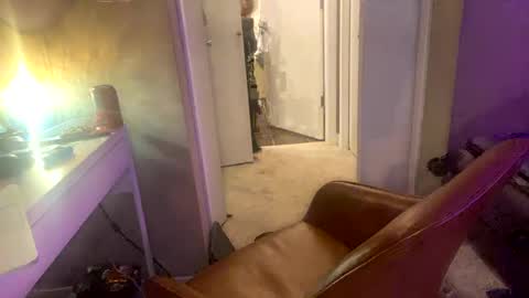 Snapshot of suckmythong410104 chatting on 12-18-24, 01:12 SaraSabeen online show from 12-18-24, 01:12