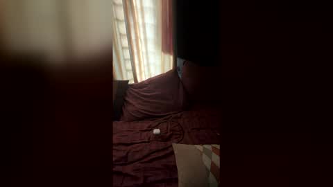 Snapshot of suckmythong410104 chatting on 04-21-26, 02:51 SaraSabeen online show from 04-21-26, 02:51