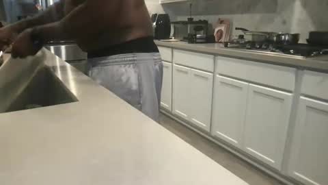 Snapshot of suckonthis318 chatting on 01-14-26, 03:39 suckonthis318 online show from 01-14-26, 03:39