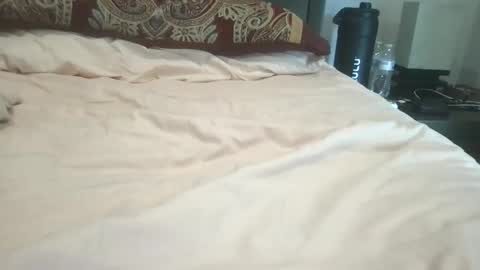 Snapshot of suckonthis318 chatting on 01-16-26, 03:49 suckonthis318 online show from 01-16-26, 03:49