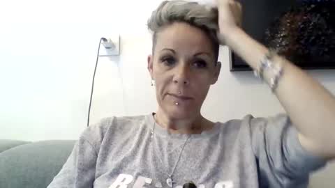 sucrette5629 online show from 04-21-26, 07:47