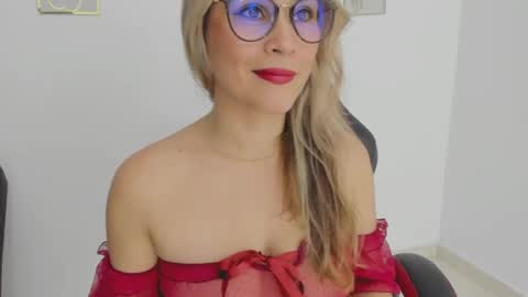 sugar_milff online show from 10-10-25, 02:16
