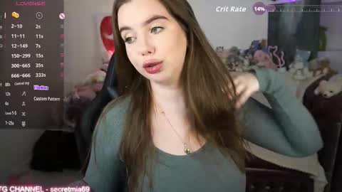 Mia online show from 09-11-25, 08:31