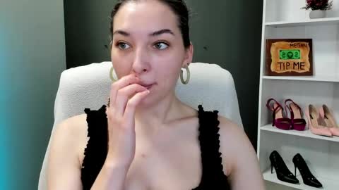 Snapshot of sugar_xmegan chatting on 05-27-26, 06:54 Megan online show from 05-27-26, 06:54