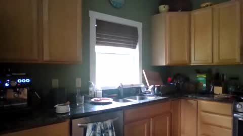 Snapshot of sugargay222 chatting on 05-19-26, 01:28 Sugar online show from 05-19-26, 01:28