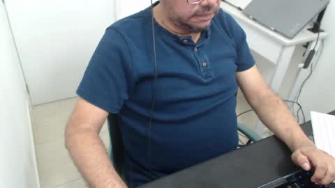 Johnny online show from 04-19-26, 07:38