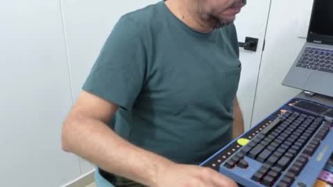 Johnny online show from 04-26-26, 08:06