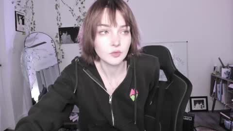 Ella online show from 05-22-26, 03:24