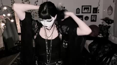 Snapshot of sugarmiette chatting on 06-14-26, 06:48 Ella online show from 06-14-26, 06:48