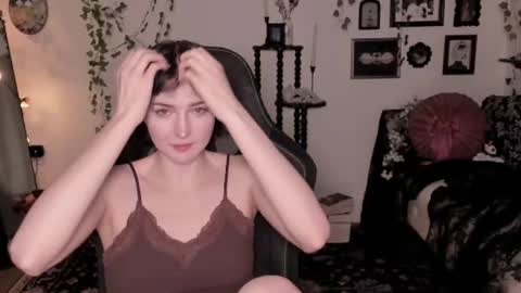 Snapshot of sugarmiette chatting on 06-27-26, 03:55 Ella online show from 06-27-26, 03:55