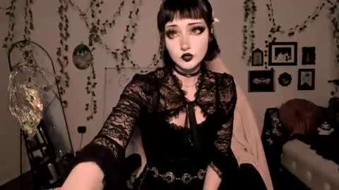 Snapshot of sugarmiette chatting on 07-19-26, 02:59 Ella online show from 07-19-26, 02:59