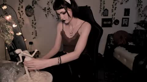 Snapshot of sugarmiette chatting on 07-23-26, 05:38 Ella online show from 07-23-26, 05:38