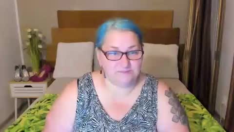 Snapshot of sugarmommy69x chatting on 07-17-26, 07:30 Marry online show from 07-17-26, 07:30
