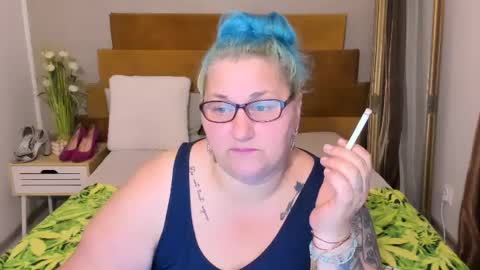 Snapshot of sugarmommy69x chatting on 07-20-26, 04:20 Marry online show from 07-20-26, 04:20