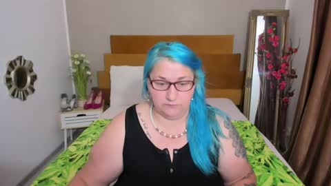 Snapshot of sugarmommy69x chatting on 07-26-26, 06:59 Marry online show from 07-26-26, 06:59