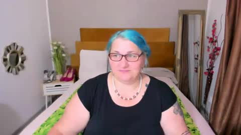 Snapshot of sugarmommy69x chatting on 07-30-26, 06:51 Marry online show from 07-30-26, 06:51